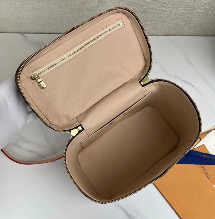 Louis Vuitton M42265 Women Shoulder Bags 24*18*14.5cm