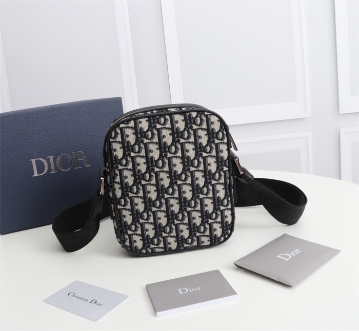 Dior Mens Shoulder Bags 18*14.5*6cm