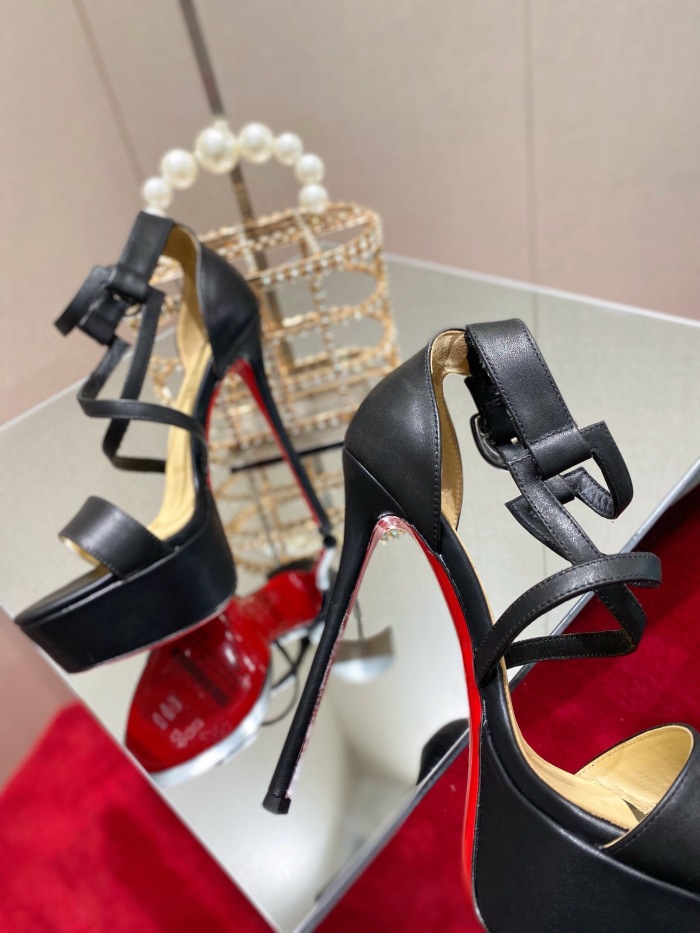 Christian Louboutin Choca Pumps Size 35-41 2-Color