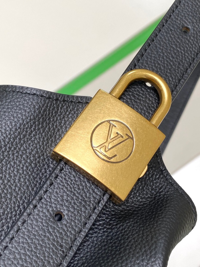 Louis Vuitton M24856 Low Key Hobo Bags Size 31*35*18cm