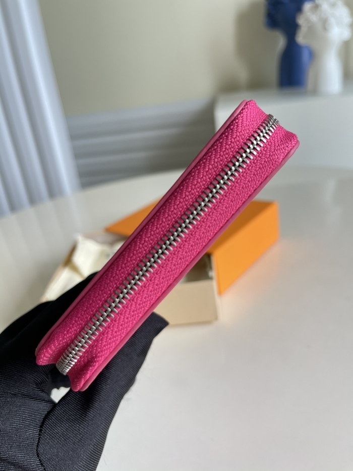 Louis Vuitton Wallet 11*8.5*2 cm