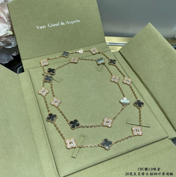 Van Cleef & Arpels Necklace