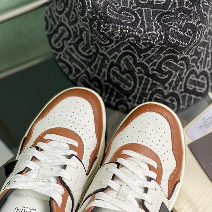 Valentino One Stud Low-Top Sneaker Size 36-45   10-Color