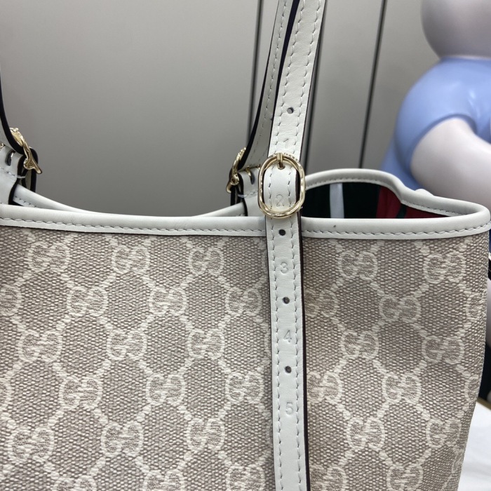 Gucci GG Emblem Women Shopping Bags Size 30*18*11cm