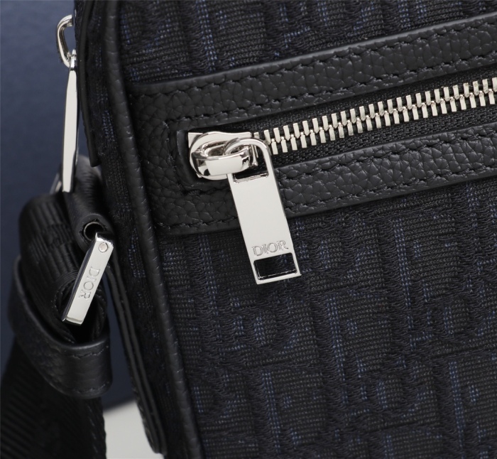 Dior Mens Shoulder Bags 18*14.5*6cm