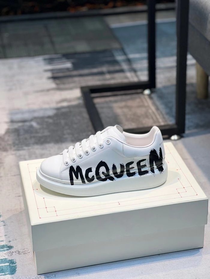 Alexander McQueen Graffiti Sneaker Size 35-45  2-Color