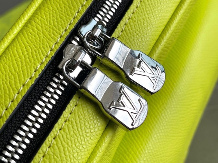 Louis Vuitton M30233 Outdoor Messenger Men Bags Size 29.5*20*10.5cm