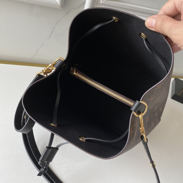 Louis Vuitton M44020 NéoNoé Women Bags Size 27*26*22cm