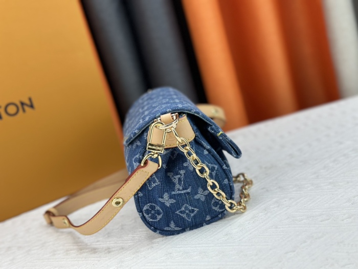 Louis Vuitton M45859 Favorite Denim Cowboy Shoulder Bags Size 24*14*9cm