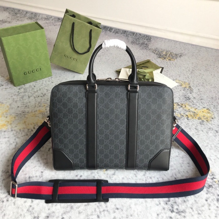 Gucci  Aus GG Supreme Shoulder bags Size 36*28*7cm