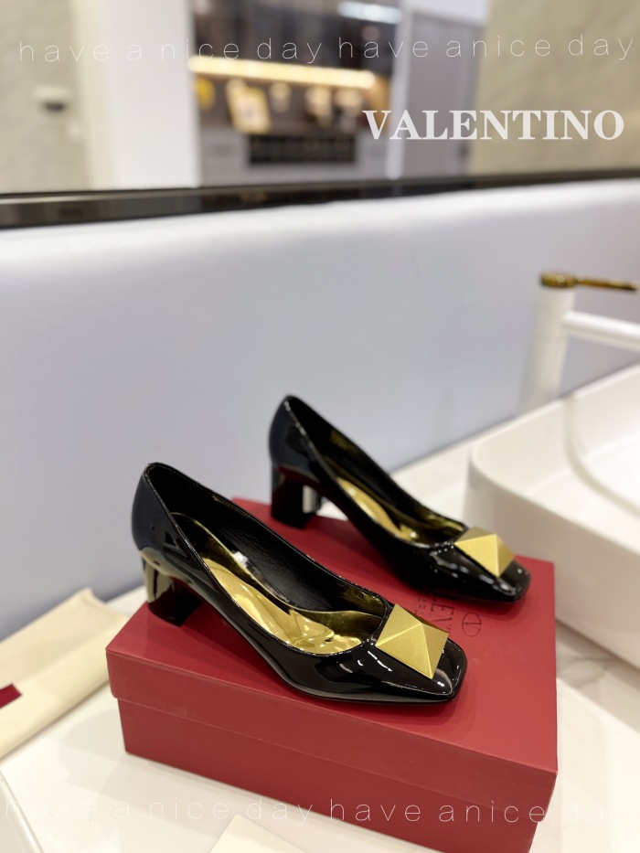 Valentino One Stud Patent Leather Pumps Size 35-41 4-Color