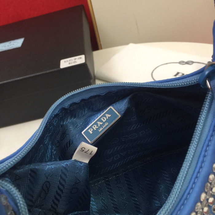 Prada Women Shoulder Bags 22cm