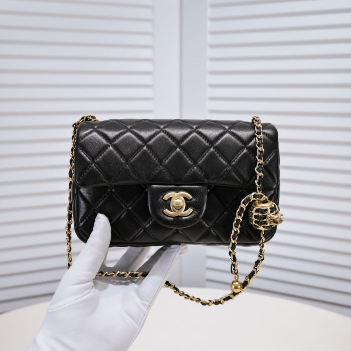 Chanel Chain Shoulder Bags Handbags Size 20*13*7cm 3-Color