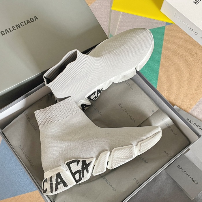 Balenciaga Speed 2.0 Graffiti Sneaker Size 35-45  5-Color