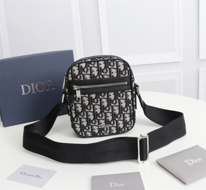 Dior Mens Shoulder Bags 18*14.5*6cm
