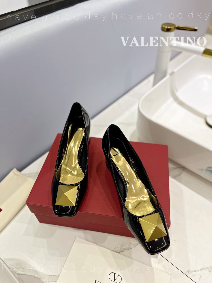 Valentino One Stud Patent Leather Pumps Size 35-41 4-Color