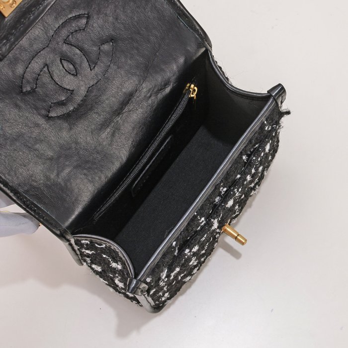 Chanel Chain Shoulder Bags Size 18*17*7cm Black White