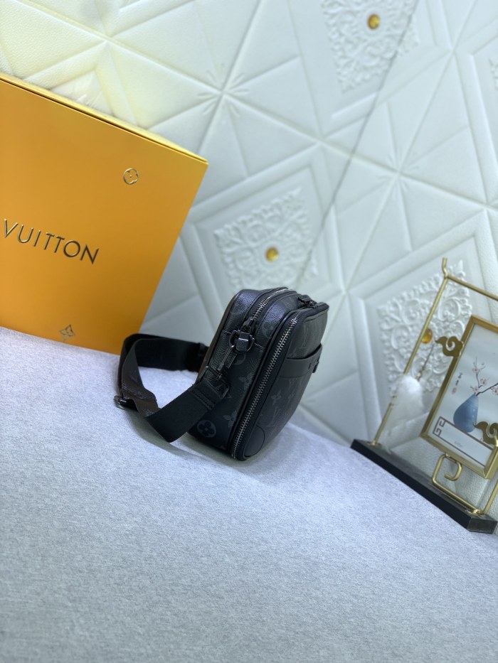 Louis Vuitton M46955 Alpha Shoulder Bags Size 11*18*6cm