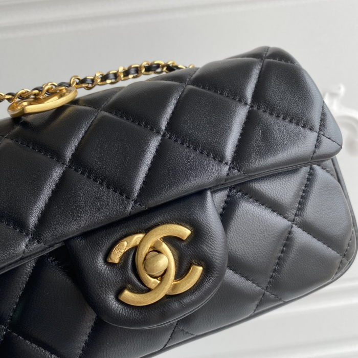 Chanel Chain Shoulder Bags Size 18cm 4-Color