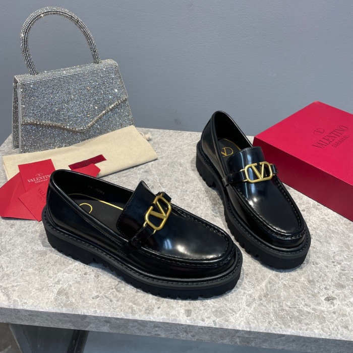 Valentino Volgo Signature Calfskin Loafer Size 36-41   2-Color