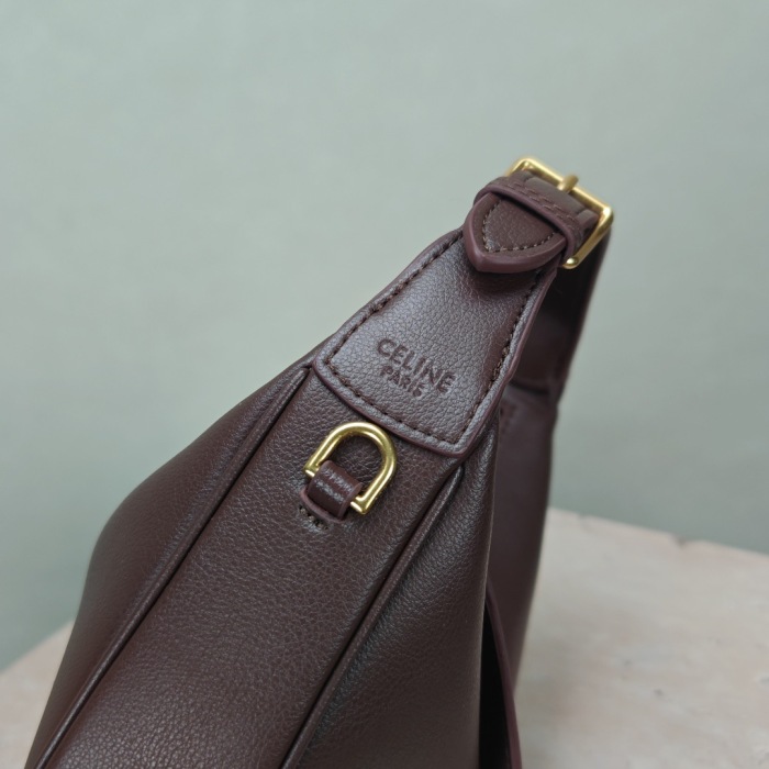 Celine 25ss Lulu Shoulder Bags Size 24*21*5cm