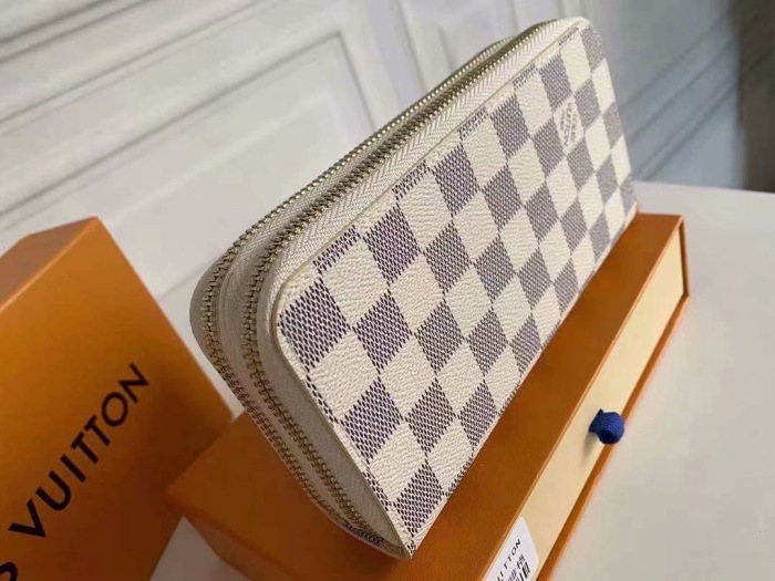 Louis Vuitton Men Wallet M61723 19*10*4cm