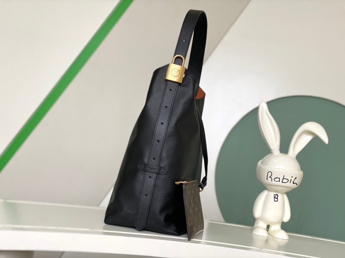 Louis Vuitton M24856 Low Key Hobo Bags Size 31*35*18cm