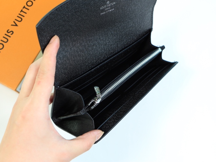 Louis Vuitton Wallet 19*10 cm