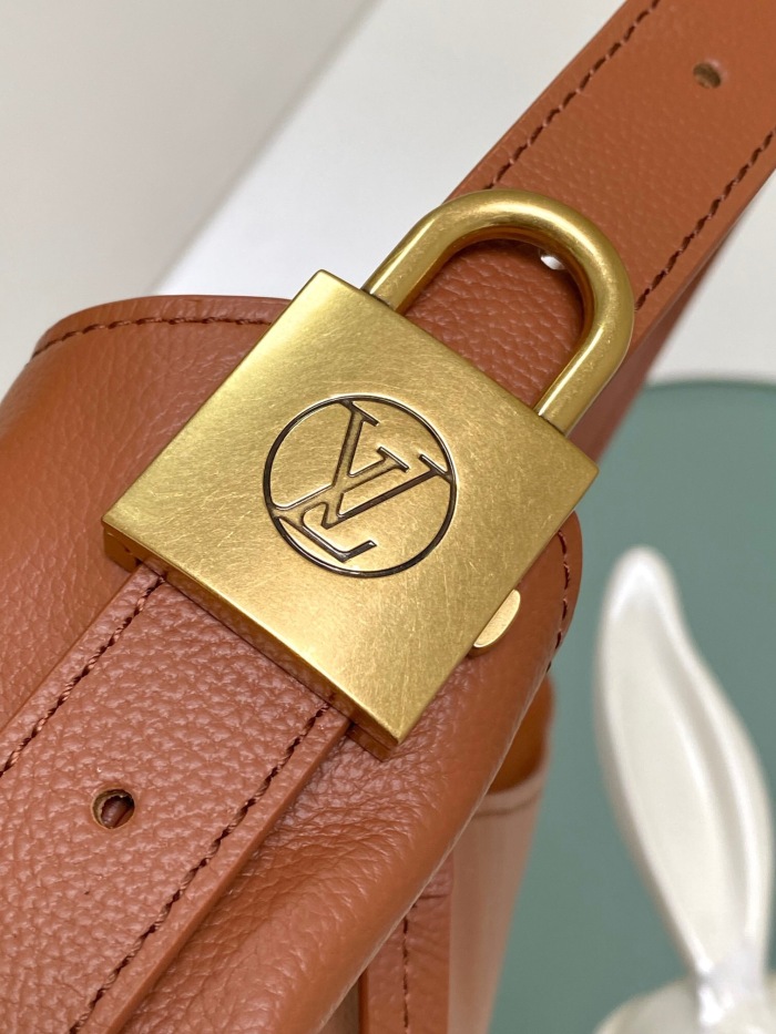 Louis Vuitton M24974 Low Key Hobo Bags Size 31*35*18cm