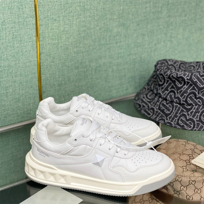Valentino One Stud Low-Top Sneaker Size 36-45   10-Color