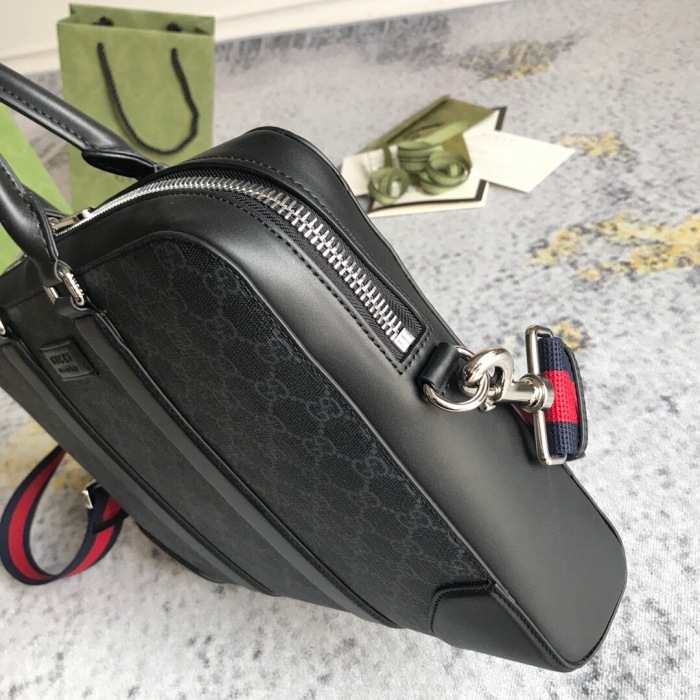 Gucci  Aus GG Supreme Shoulder bags Size 36*28*7cm