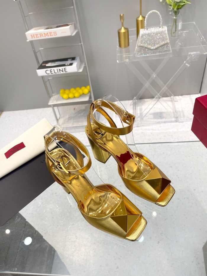 Valentino One Stud Calfskin Pumps Size 35-41 8-Color