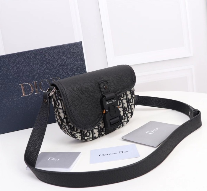 Dior Oblique Men Shoulder Bags Size 19.5*13*4.3cm