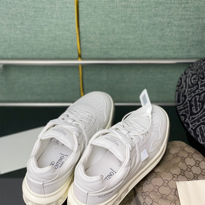 Valentino One Stud Low-Top Sneaker Size 36-45   10-Color