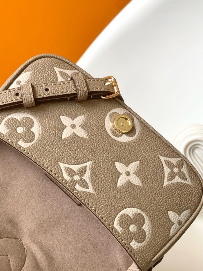 Louis Vuitton M83300 Nano Diane Women Shoulder Bags Size 19*10.5*6cm