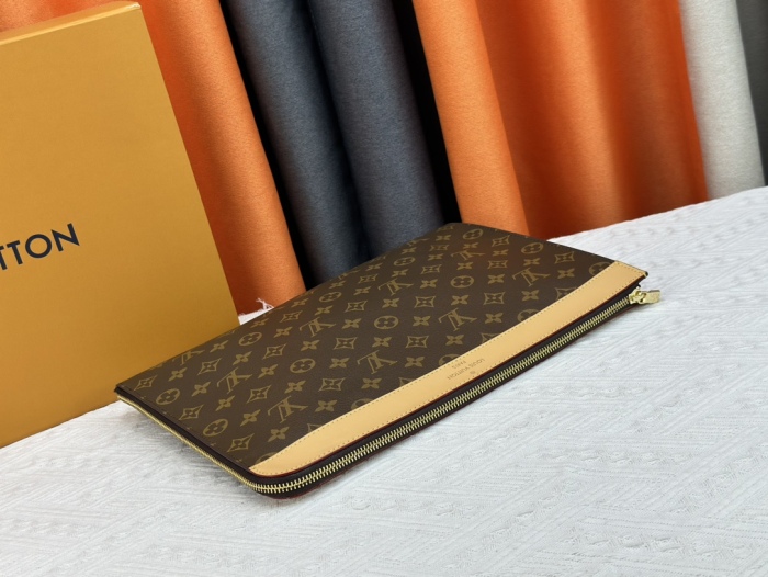 Louis Vuitton M82540 Pochette Jour Clutch Bags Size 35*25*2cm