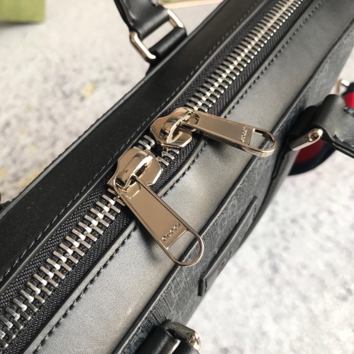 Gucci  Aus GG Supreme Shoulder bags Size 36*28*7cm