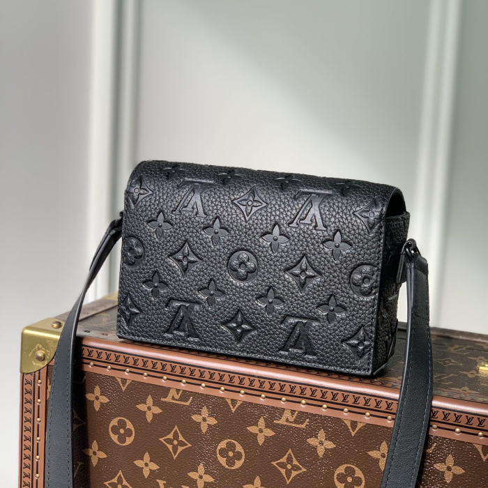 Louis Vuitton M81746 Steamer Wearable Wallet Women Bags Size 18*11*6.5cm