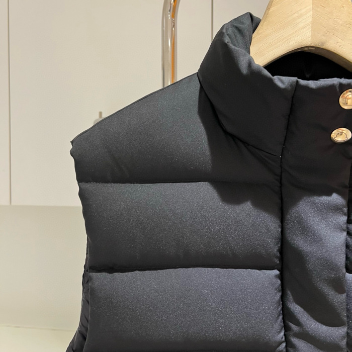 Moncler Besset Women Winter Vest Size 0-3