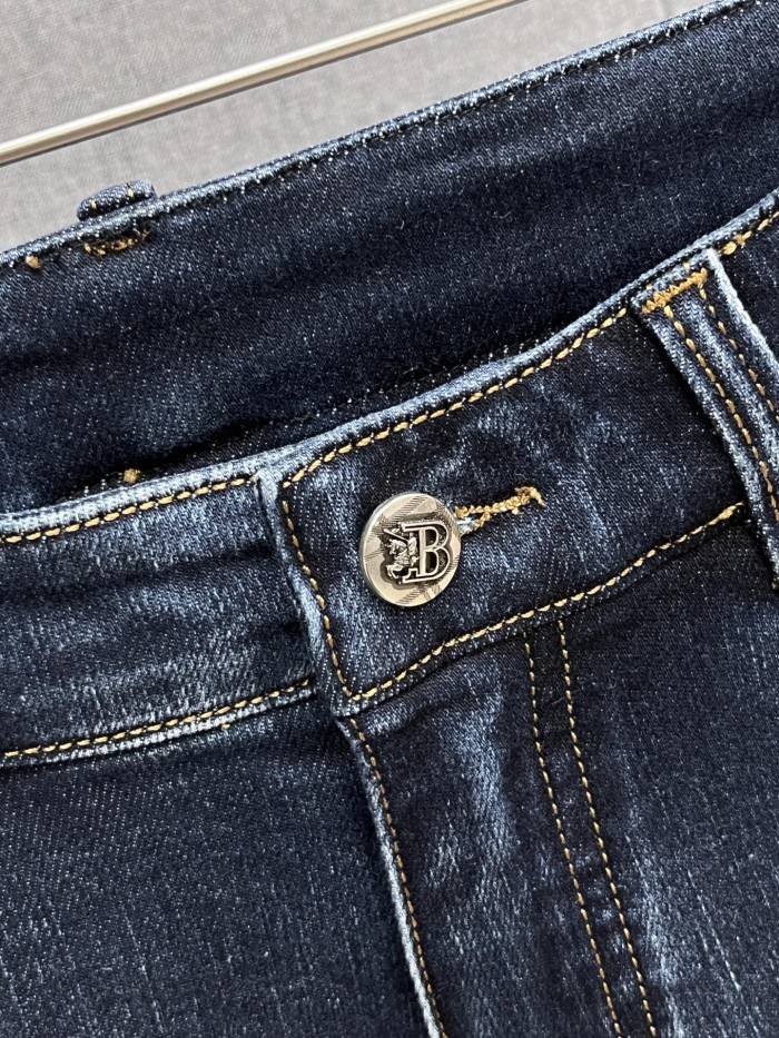 Burberry New Men Jeans Size 28-38