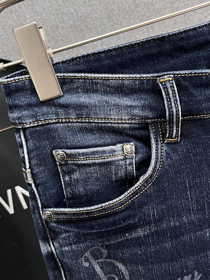 Burberry New Men Jeans Size 28-38