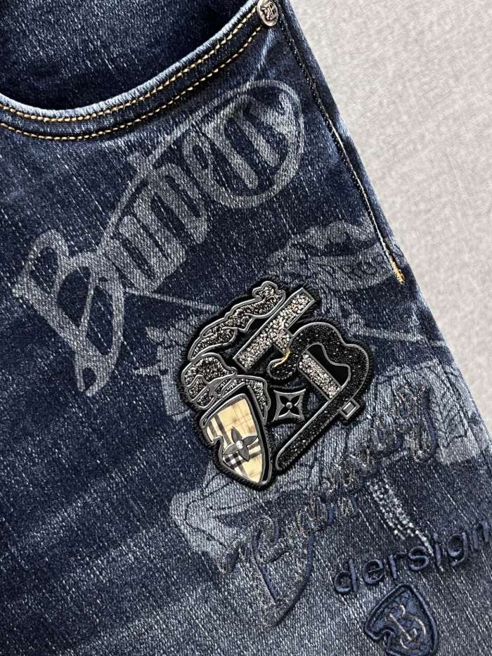 Burberry New Men Jeans Size 28-38