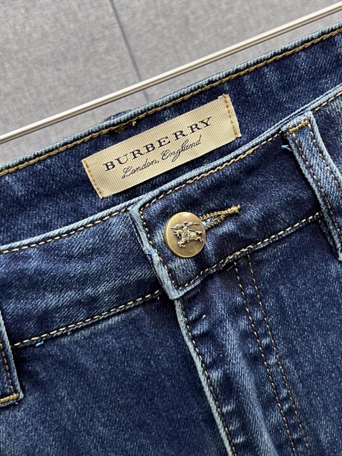 Burberry New Men Jeans Size 29-38