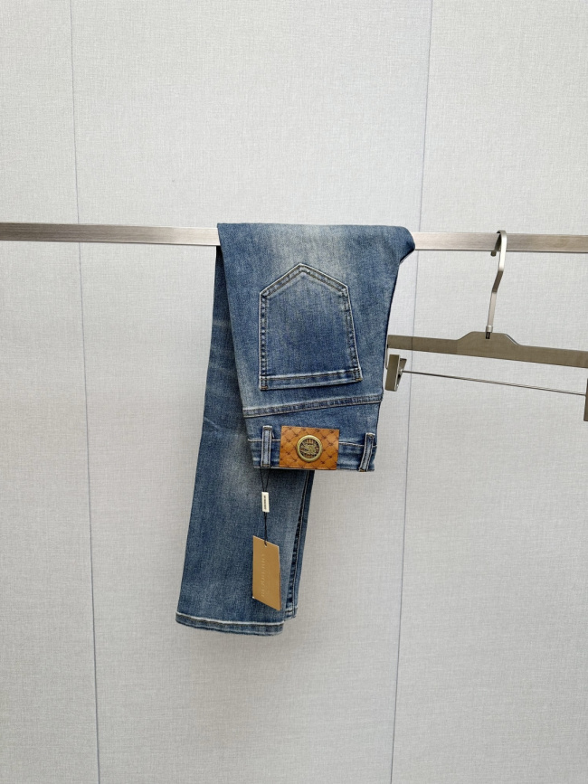 Burberry New Men Jeans Size 29-38
