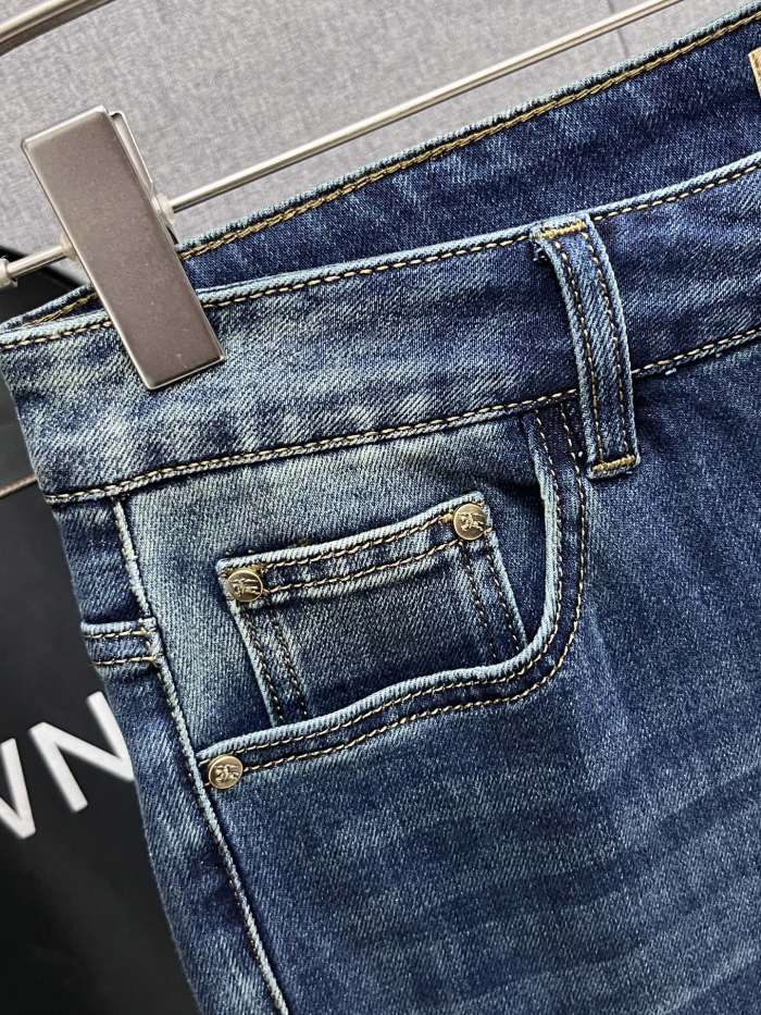 Burberry New Men Jeans Size 29-38