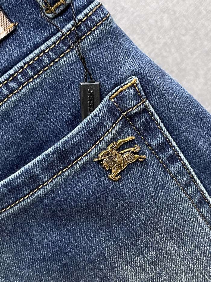 Burberry New Men Jeans Size 29-38