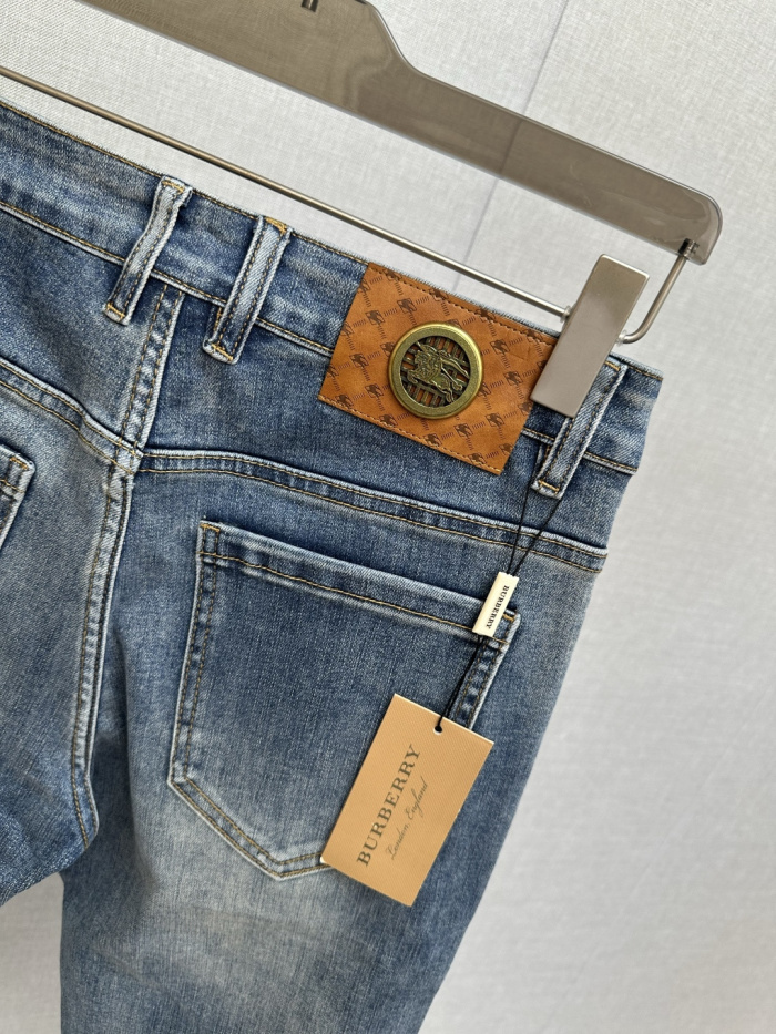 Burberry New Men Jeans Size 29-38