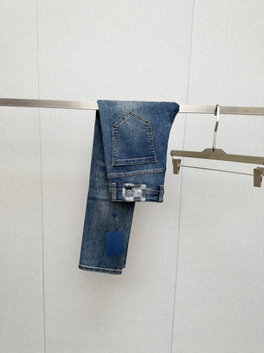 Louis Vuitton New Men Jeans Size 29-38