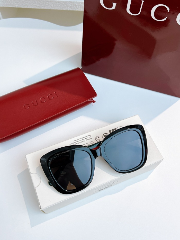 Gucci GG0860S Sunglasses