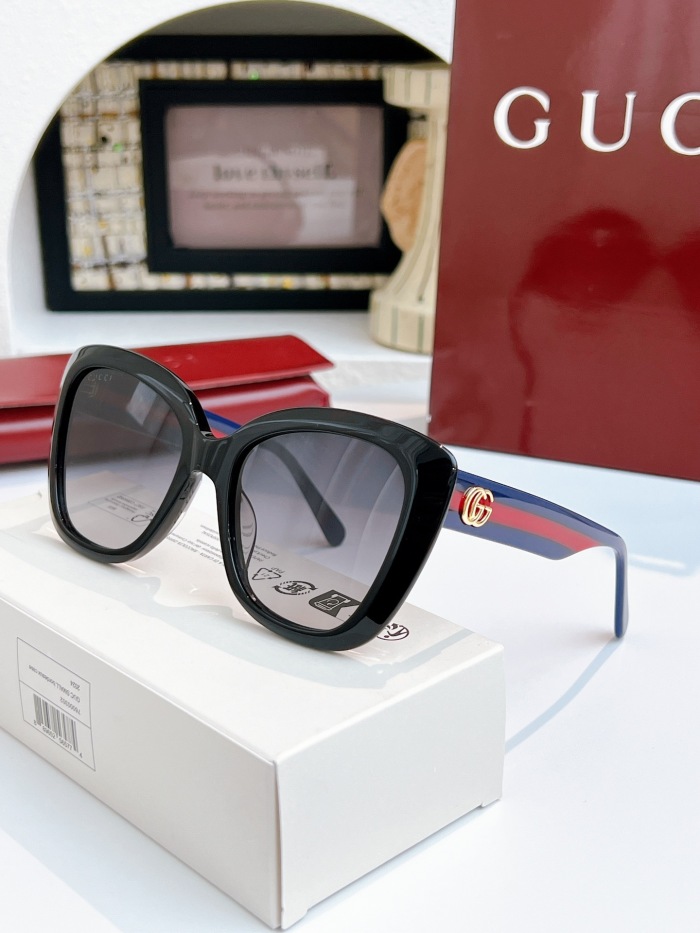 Gucci GG0860S Sunglasses